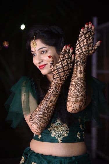 Beautiful Bridal Mehndi Design 10